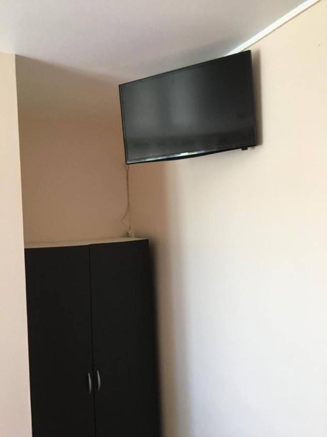 Hotel Les Rosiers Ла-Рошель Экстерьер фото