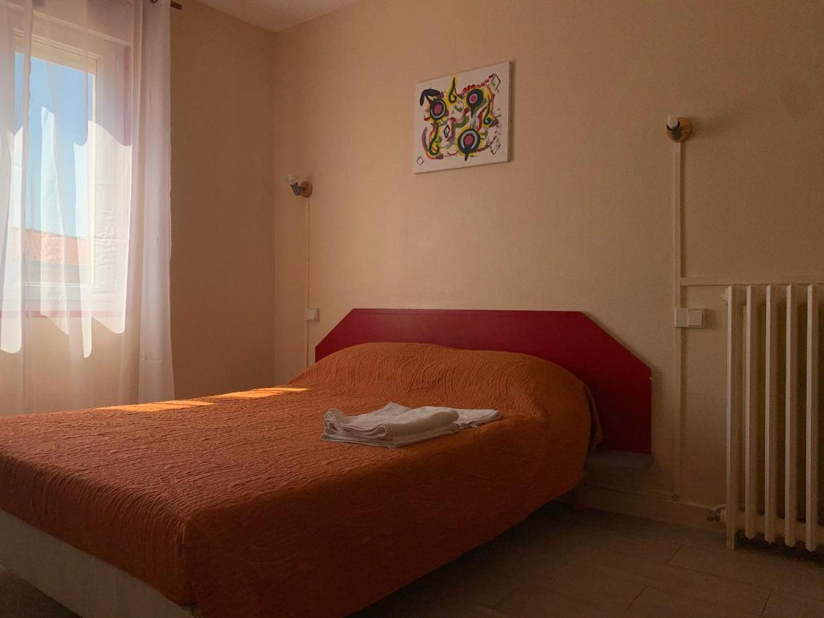 Hotel Les Rosiers Ла-Рошель Экстерьер фото