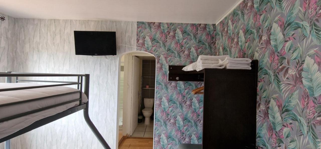 Hotel Les Rosiers Ла-Рошель Экстерьер фото