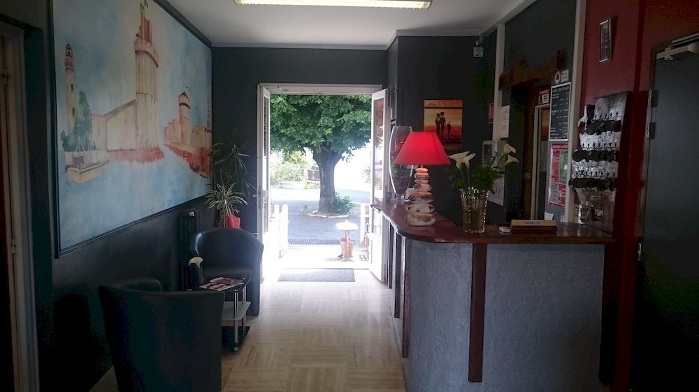 Hotel Les Rosiers Ла-Рошель Экстерьер фото