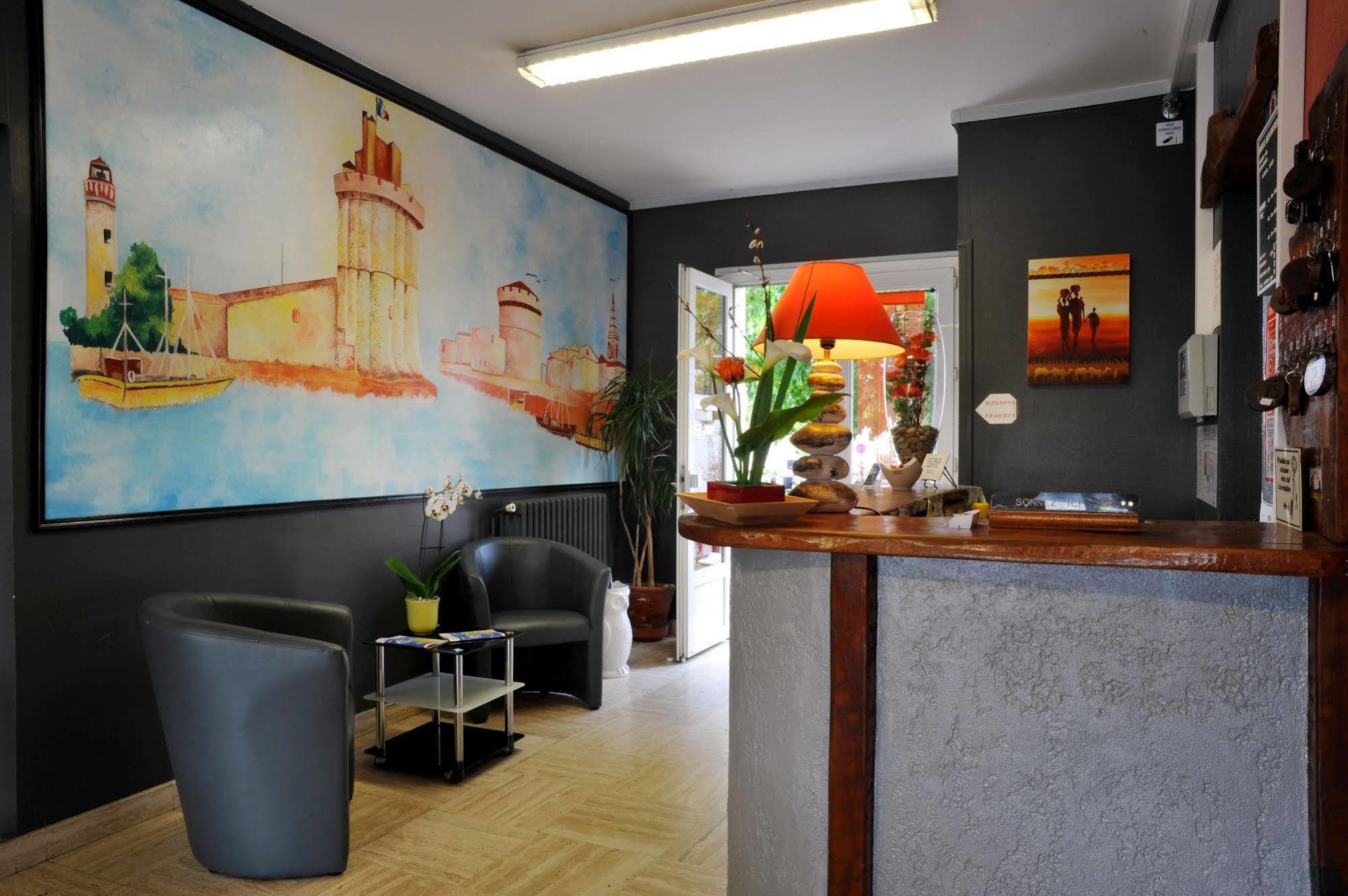 Hotel Les Rosiers Ла-Рошель Экстерьер фото