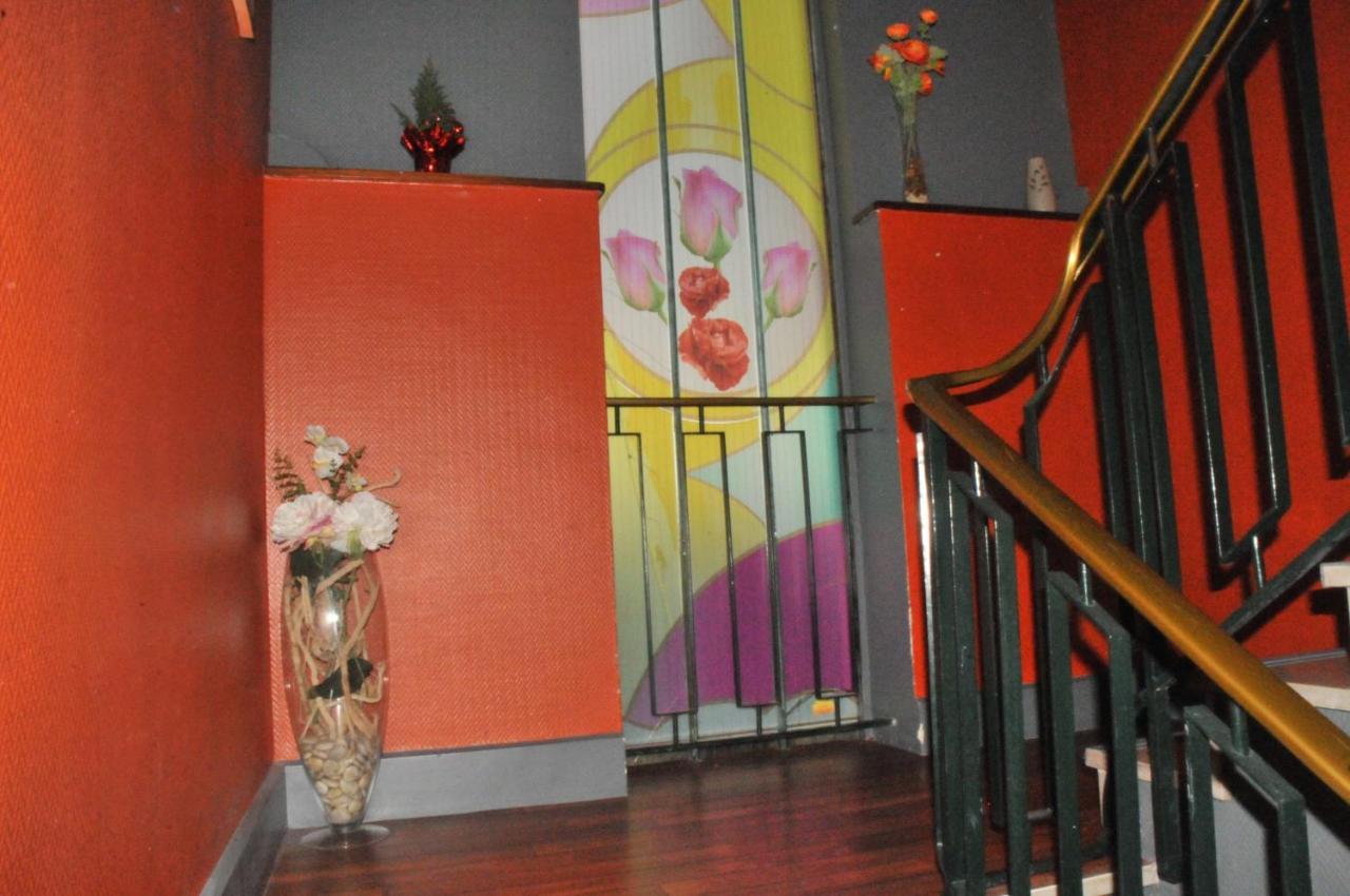 Hotel Les Rosiers Ла-Рошель Экстерьер фото