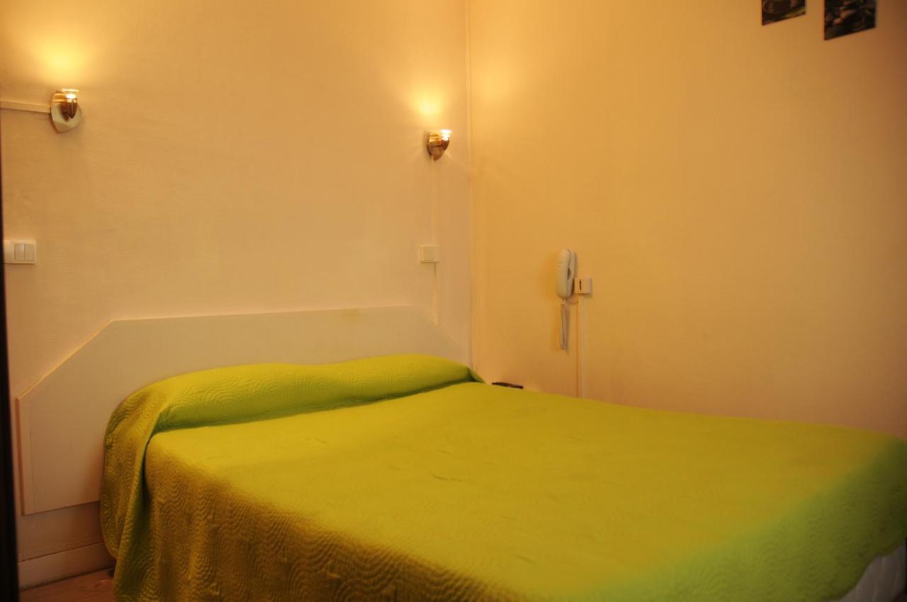 Hotel Les Rosiers Ла-Рошель Экстерьер фото